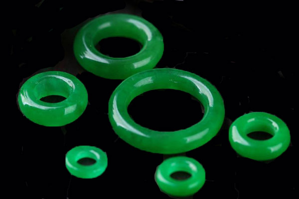 標(biāo)準(zhǔn)光源箱用于翡翠顏色種類(lèi)的劃分